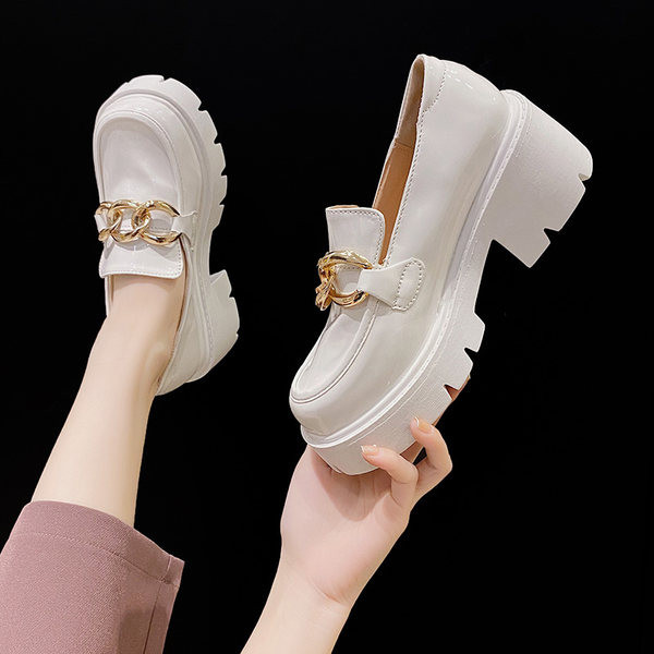 Model nou de pantofi casual dama cu talpa aspra si decor metalic