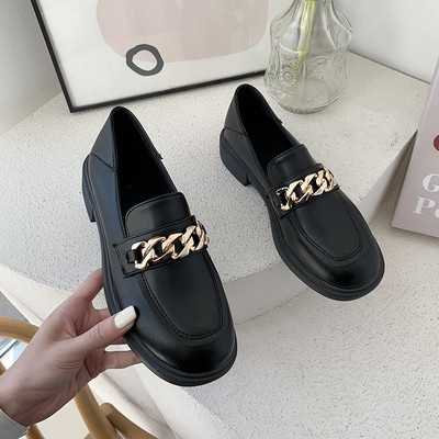 Model nou pantofi casual model rotunjit cu decor metalic