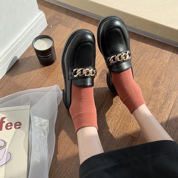 Model nou pantofi casual model rotunjit cu decor metalic