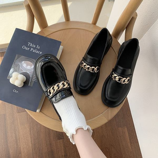 Model nou pantofi casual model rotunjit cu decor metalic