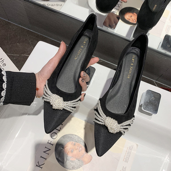 Pantofi de dama ascutit cu decor sidefat - talpa plata