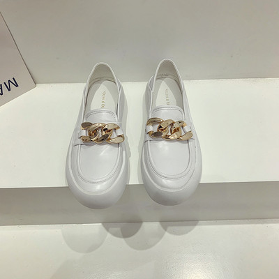 Pantofi de dama din piele cu lant metalic