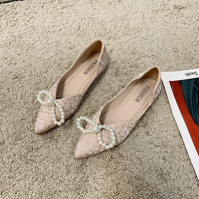 Γυναικεία casual παπούτσια με πέρλες και κορδέλα - μυτερό μοντέλο