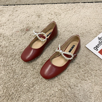 Γυναικεία παπούτσια από οικολογικό δέρμα με πέρλες και επίπεδη σόλα