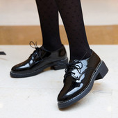 Moteriški laisvalaikio batai su raišteliais – dviejų modelių