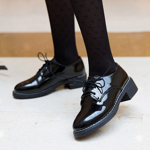 Moteriški laisvalaikio batai su raišteliais – dviejų modelių