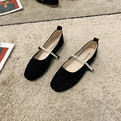 Γυναικεία παπούτσια eco suede με λουράκι από πέρλες