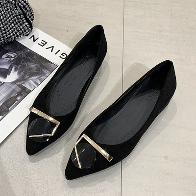 Pantofi ascutiti din piele intoarsa ecologica cu decor metalic