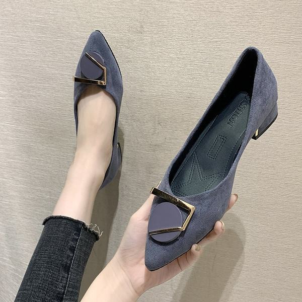 Pantofi ascutiti din piele intoarsa ecologica cu decor metalic