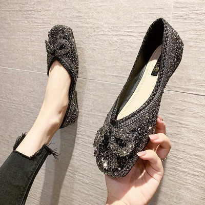 Γυναικεία casual παπούτσια με κορδέλα και γυαλιστερό αποτέλεσμα