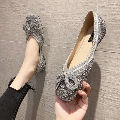 Γυναικεία casual παπούτσια με κορδέλα και γυαλιστερό αποτέλεσμα