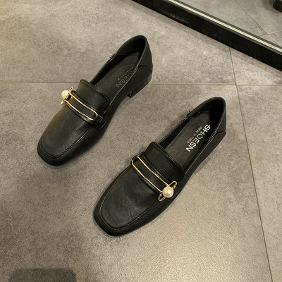 Pantofi casual dama din piele cu element metalic si perla