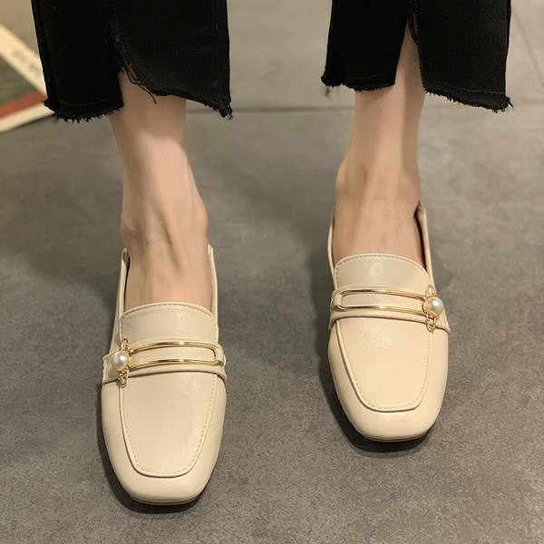 Pantofi casual dama din piele cu element metalic si perla