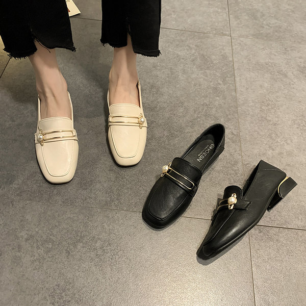 Pantofi casual dama din piele cu element metalic si perla