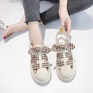 Model nou de pantofi dama cu panglica in carouri