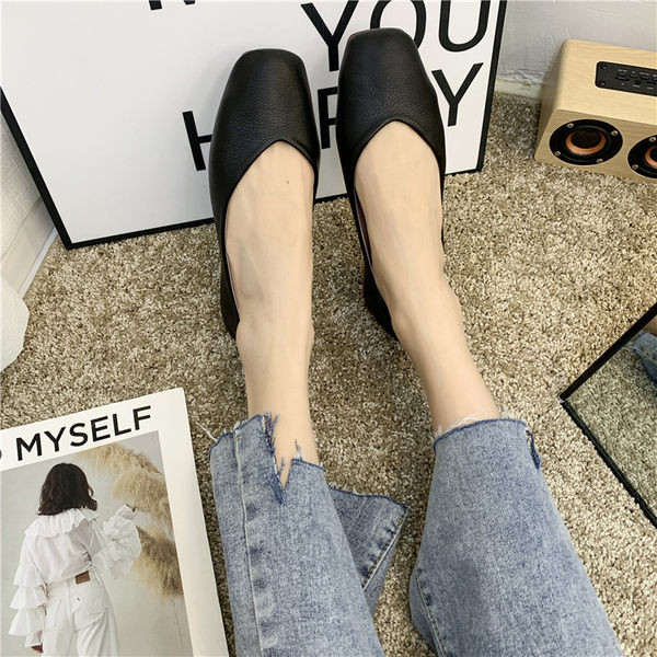 Pantofi casual din piele ecologica cu talpa plata - un model curat