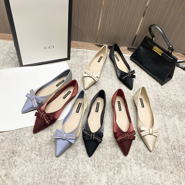 Μοντέρνα γυναικεία μυτερά παπούτσια με κορδέλα σε διάφορα χρώματα