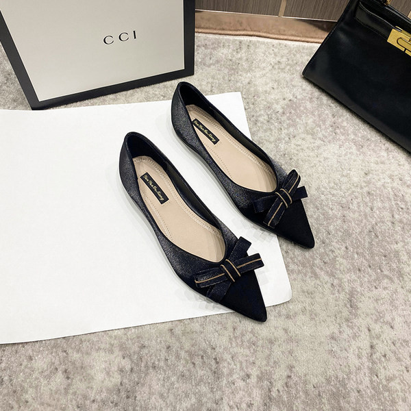 Μοντέρνα γυναικεία μυτερά παπούτσια με κορδέλα σε διάφορα χρώματα