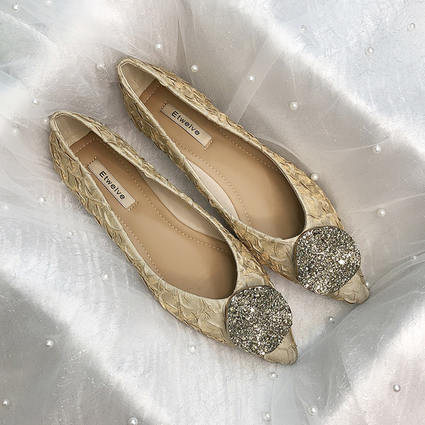 Pantofi dama din satin ascutit cu element metalic