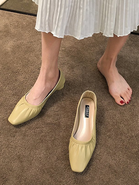 Model simplu de pantofi casual din piele ecologica