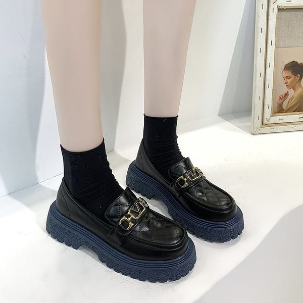 Pantofi de dama din piele cu element metalic si talpa groasa