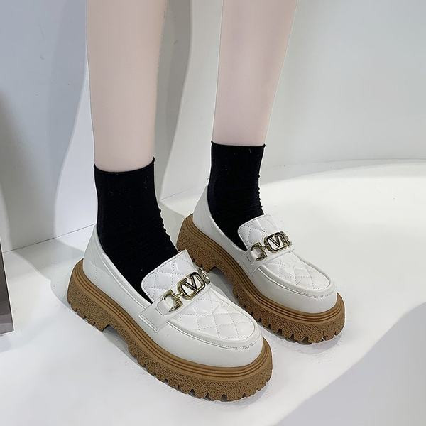 Pantofi de dama din piele cu element metalic si talpa groasa