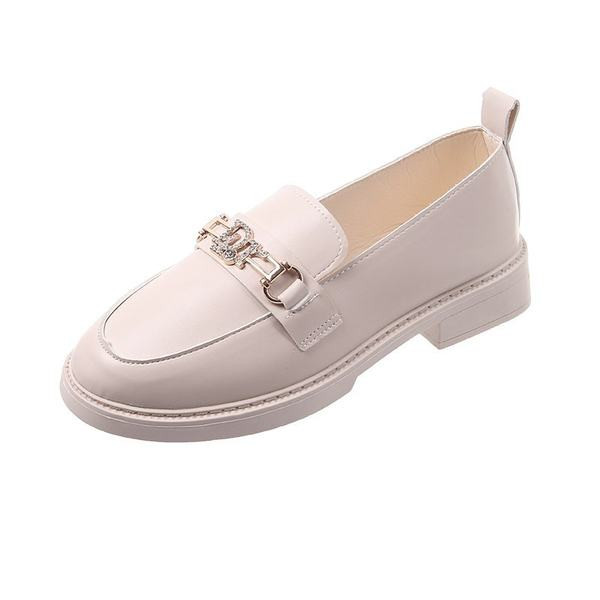 Pantofi de dama din piele stil retro cu elemente metalice