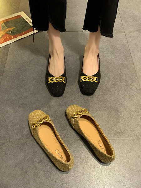 Casual γυναικεία παπούτσια με πούλιες και μεταλλικό στοιχείο