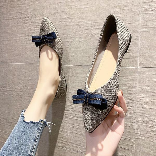 Pantofi de dama actuali cu panglica