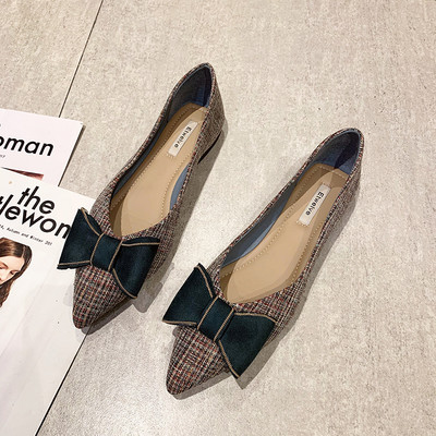 Pantofi textile ascutiti cu panglica