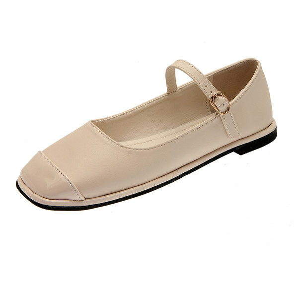 Model nou de pantofi din piele cu cataramă și talpă plată