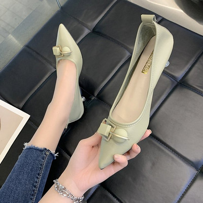 Pantofi casual ascuțiți cu elemente 3D