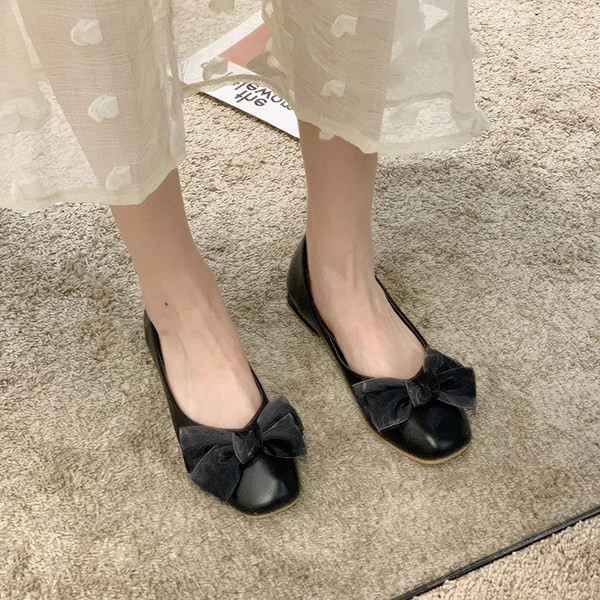 Pantofi de dama din piele cu panglica si talpa plata