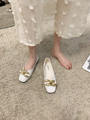 Pantofi de dama din piele cu talpa plata si element metalic