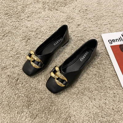 Pantofi de dama din piele cu talpa plata si element metalic