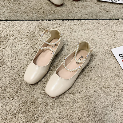 Γυναικεία έκο δερμάτινα παπούτσια με λουράκια από πέρλες