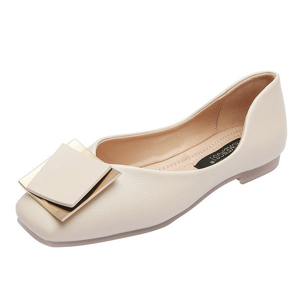 Model nou de pantofi de dama din piele cu catarama