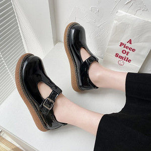 Pantofi de dama din piele cu catarama