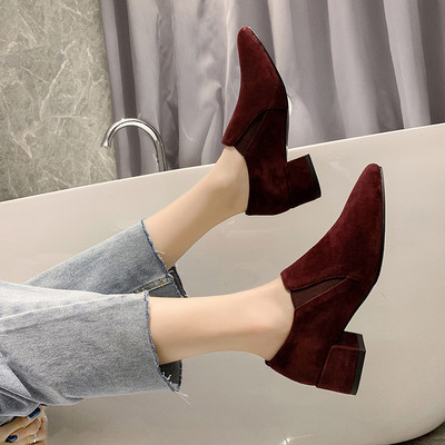 Model nou de pantofi ascutiti din piele intoarsa ecologica