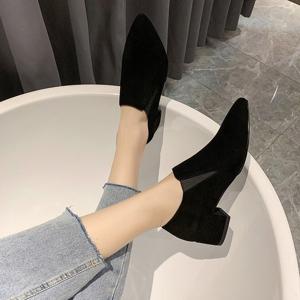 Model nou de pantofi ascutiti din piele intoarsa ecologica