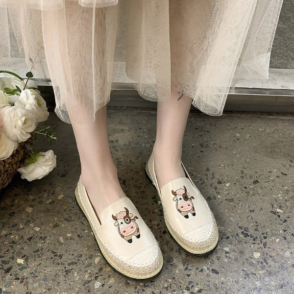 Pantofi casual dama cu broderie si talpa plata in trei culori