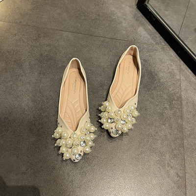 Γυναικεία casual παπούτσια με πέρλες και επίπεδη σόλα