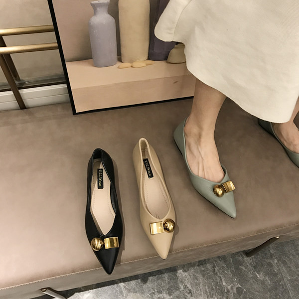 Model nou de pantofi de dama din imitatie de piele cu element metalic