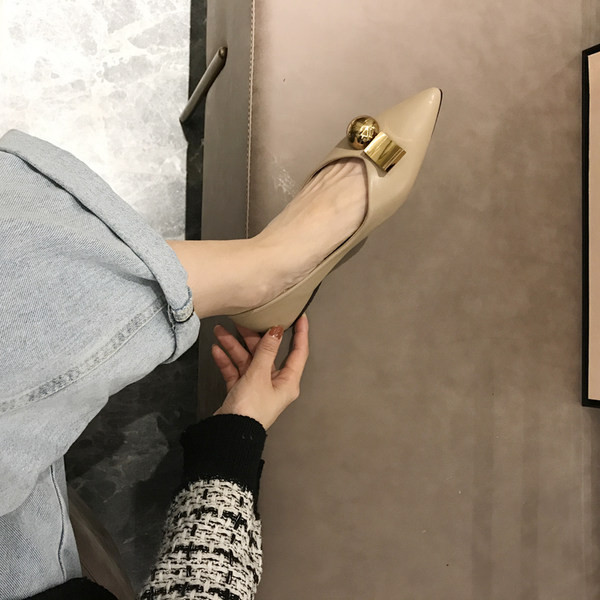 Model nou de pantofi de dama din imitatie de piele cu element metalic