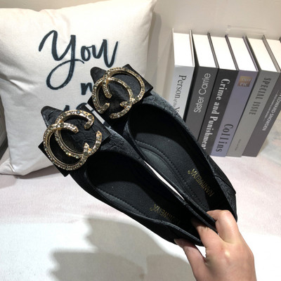 Pantofi moderni de damă cu un element metalic - trei culori