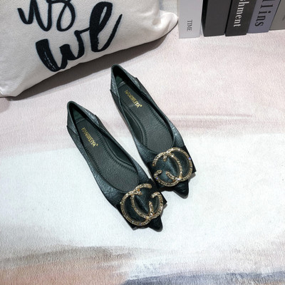 Pantofi moderni de damă cu un element metalic - trei culori