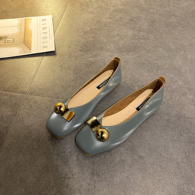 Γυναικεία casual παπούτσια με μεταλλικό στοιχείο και επίπεδη σόλα