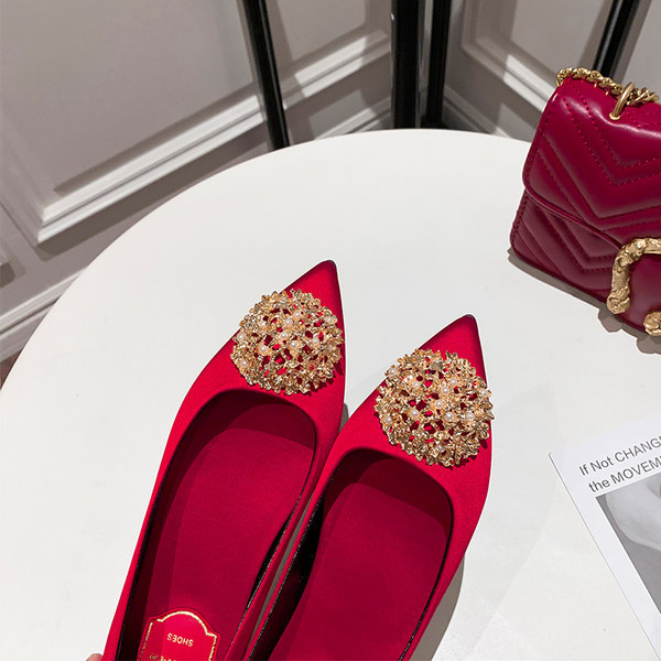 Pantofi casual dama ascutit cu perle - mai multe modele