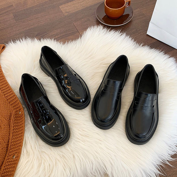 Pantofi rotunzi din piele model simplu