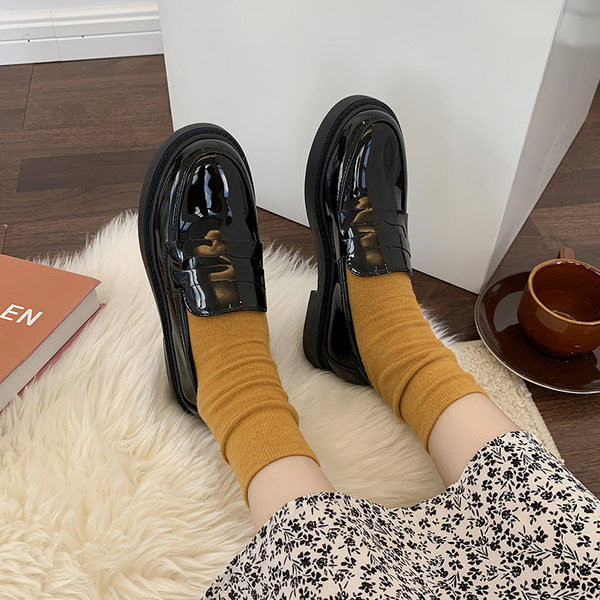 Pantofi rotunzi din piele model simplu